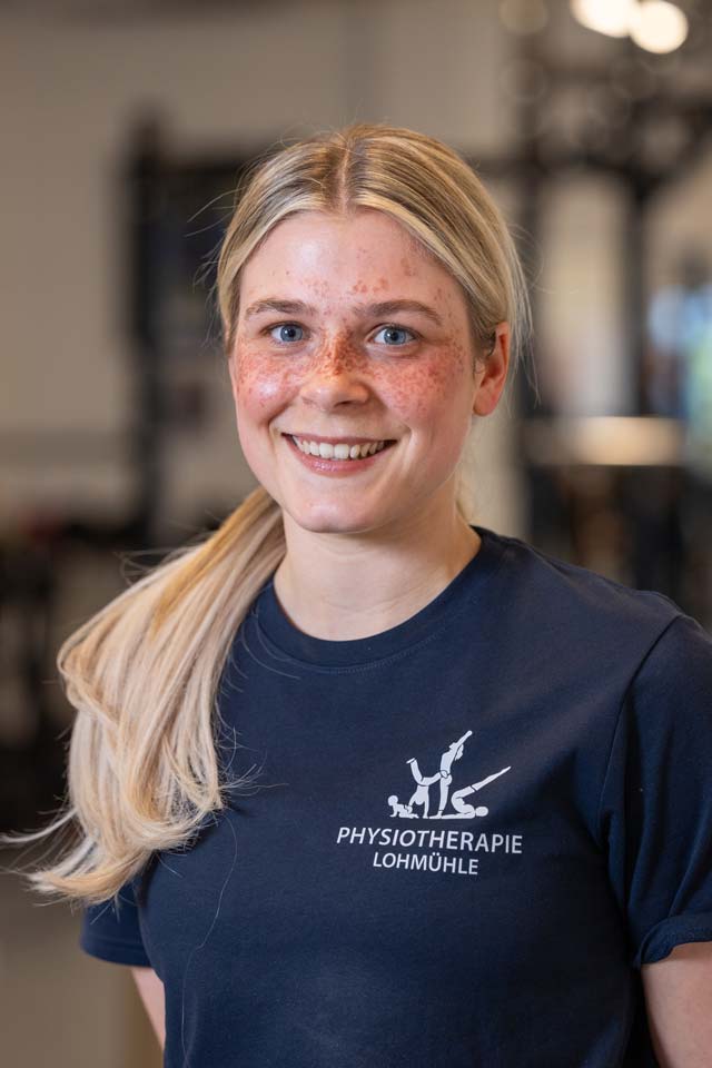 Marla Koch arbeitet als Sportphysiotherapeutin und Ortho&Sports Coach mit Fokus auf leistungsorientierte Betreuung im Leistungs- und Profisport.